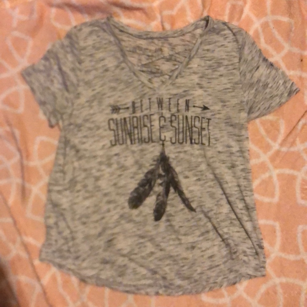 A regular tee shirt